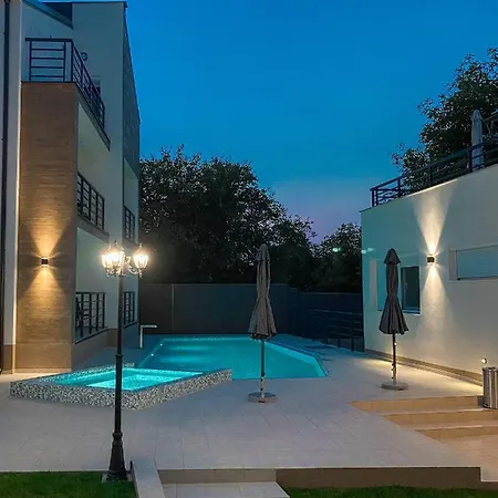 Апартаменты Golden View