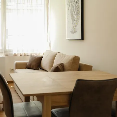 Lägenhet Golden View