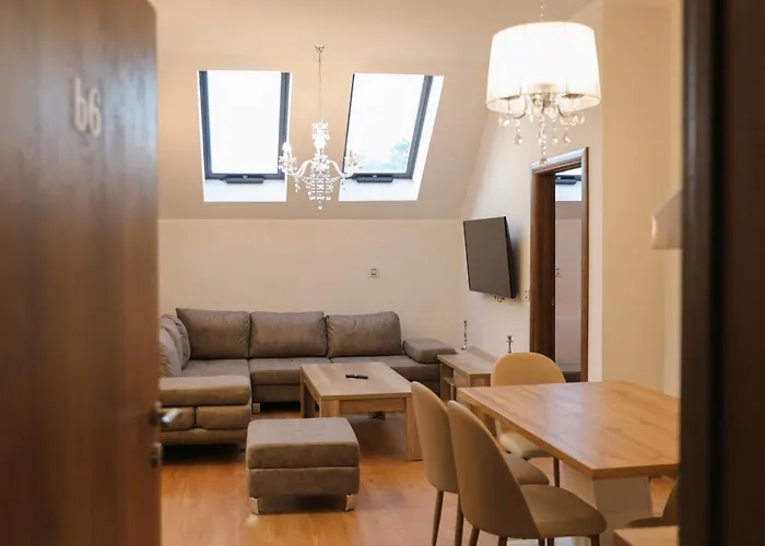 Golden View 索科矿泉村