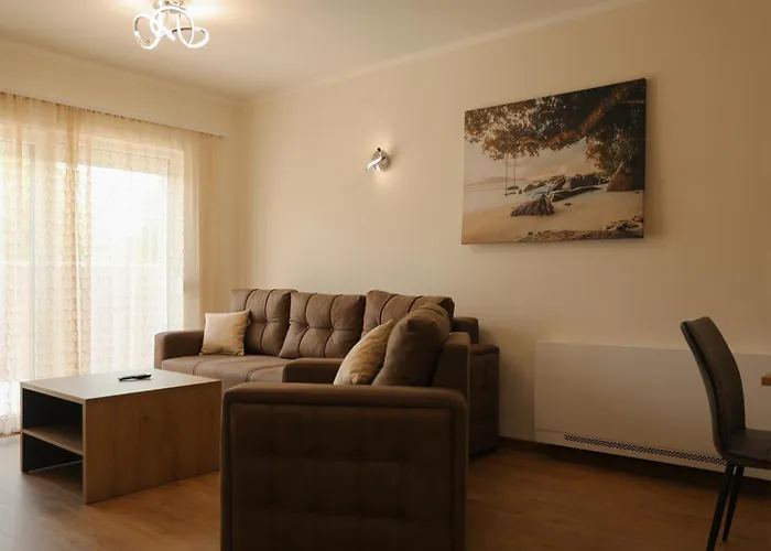 Golden View 索科矿泉村