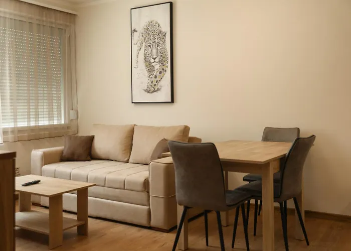 Golden View 索科矿泉村