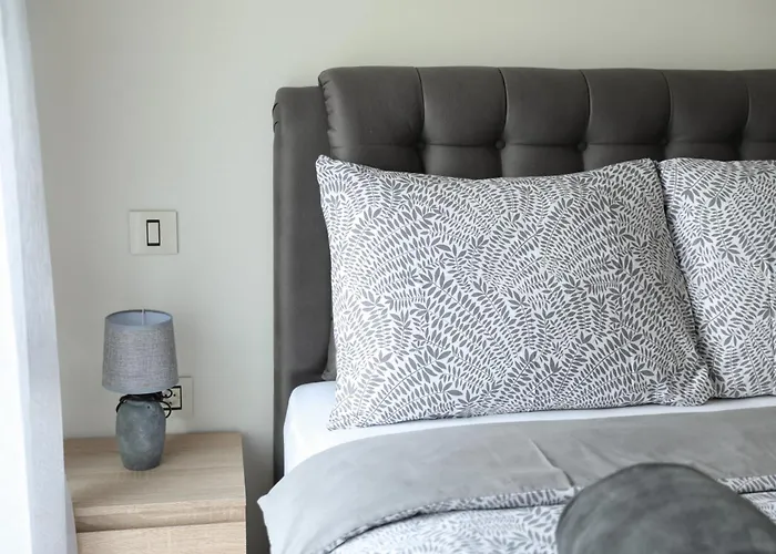 Golden View 索科矿泉村